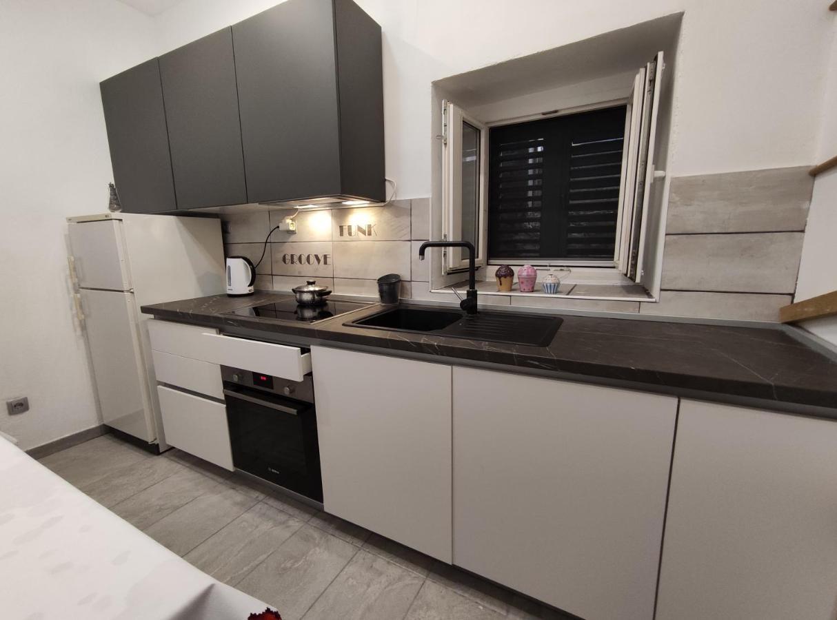 Apartment Tona Šibenik Buitenkant foto