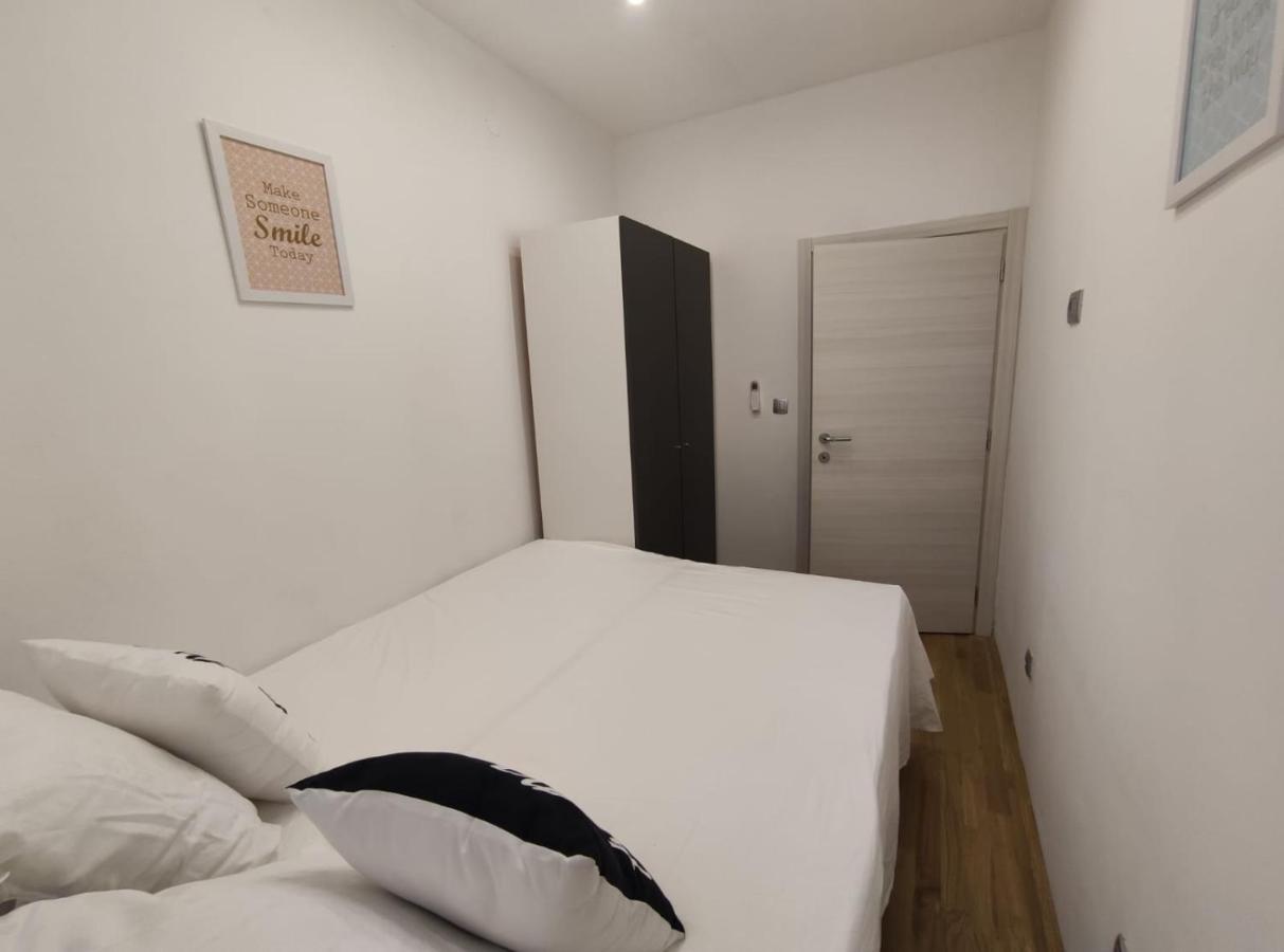 Apartment Tona Šibenik Buitenkant foto