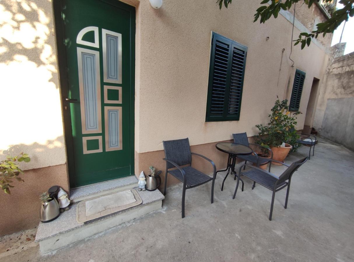 Apartment Tona Šibenik Buitenkant foto